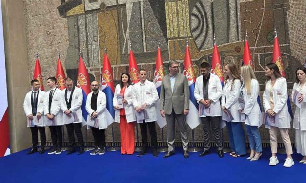 ИЗВРШЕН ПРИЈЕМ У РАДНИ ОДНОС НАЈБОЉИХ ДИПЛОМАЦА МЕДИЦИНСКИХ ФАКУЛТЕТА И СРЕДЊИХ МЕДИЦИНСКИХ ШКОЛА
